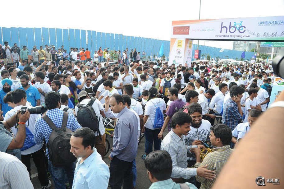 Srimanthudu-Movie-Team-at-HBC-Chak-De-India-Ride